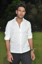 Yuvraj Singh at the launch of Shailendra Singh_s new book in Mumbai on 4th March 2013 (145).JPG